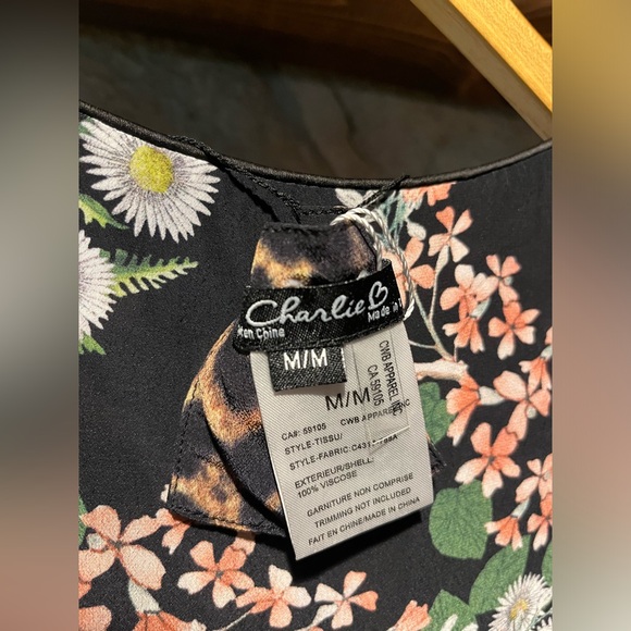 Charlie B reversible tank, sleeveless blouse, medium - Picture 2 of 3